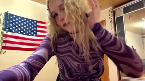 Molly online show from 02.28.26