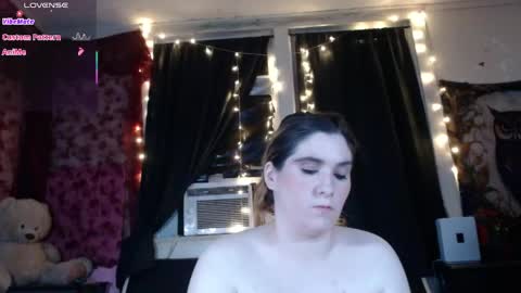 Snapshot of roxanneroulette chatting on 04.28.26 Silver online show from 04.28.26