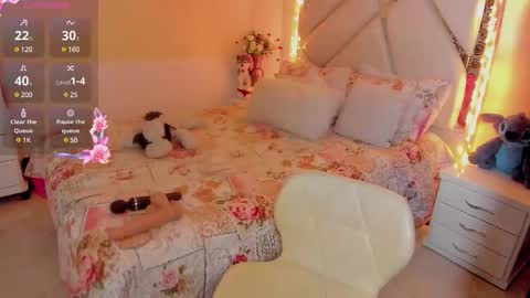 roxannkanneth_ online show from 03.06.25