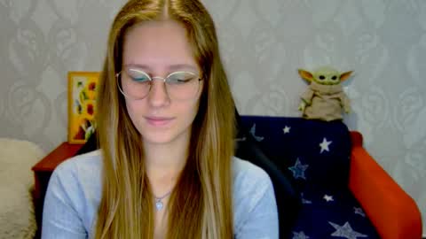 roxie_shy online show from 09.10.25