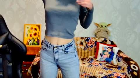 roxie_shy online show from 10.06.25