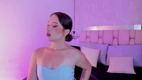 Roxie  online show from 01.05.25