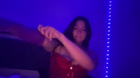 Snapshot of roxie_v chatting on 11.02.25 Roxie online show from 11.02.25