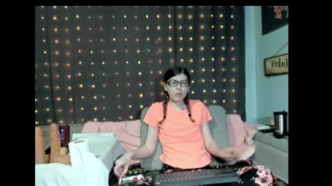 roxihazeleyes online show from 01.31.25