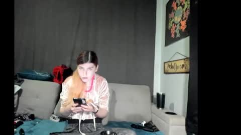 roxihazeleyes online show from 10.20.25