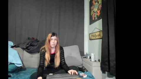 roxihazeleyes online show from 10.31.25