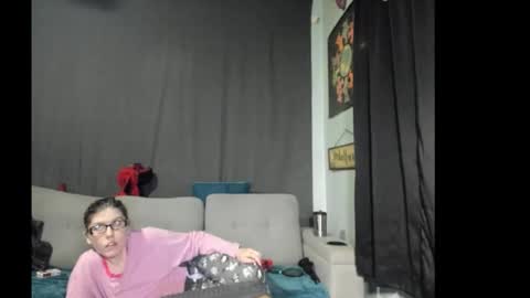 roxihazeleyes online show from 11.15.25