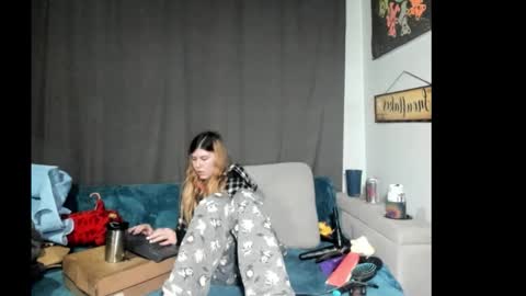 roxihazeleyes online show from 01.06.26