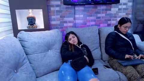 roxxie_fox online show from 06.04.26