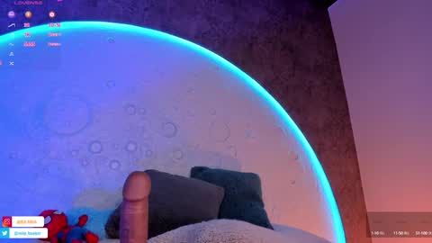 Roxx IG  online show from 02.22.25