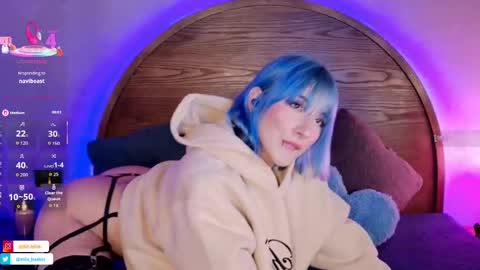 Roxx IG  online show from 09.26.25