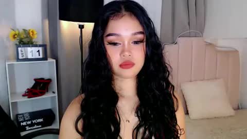 Snapshot of roxxy_blossom chatting on 09.11.25 roxxy_blossom online show from 09.11.25