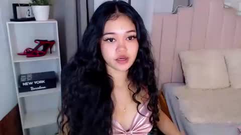 Snapshot of roxxy_blossom chatting on 09.28.25 roxxy_blossom online show from 09.28.25