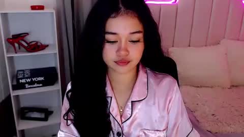 Snapshot of roxxy_blossom chatting on 10.11.25 roxxy_blossom online show from 10.11.25