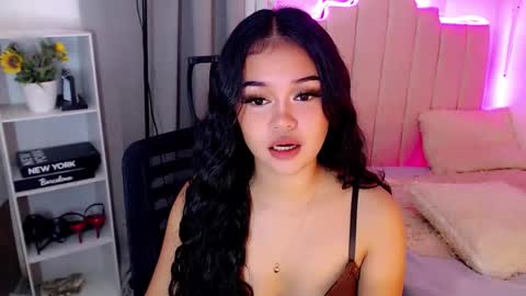 Snapshot of roxxy_blossom chatting on 11.03.25 roxxy_blossom online show from 11.03.25