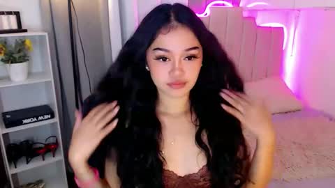 Snapshot of roxxy_blossom chatting on 11.20.25 roxxy_blossom online show from 11.20.25