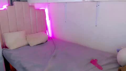 Snapshot of roxxy_blossom chatting on 01.06.26 roxxy_blossom online show from 01.06.26