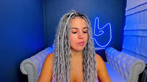 Roxy online show from 10.04.25