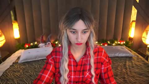 roxy_rayy online show from 12.29.24