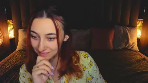 Snapshot of roxy_rayy chatting on 10.22.25 roxy_rayy online show from 10.22.25