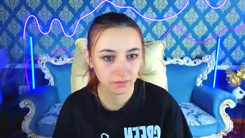 Snapshot of roxy_rayy chatting on 11.08.25 roxy_rayy online show from 11.08.25