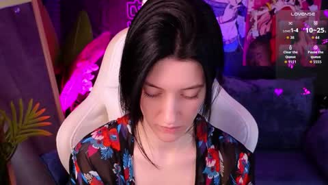 roxy_riot_ online show from 10.18.25