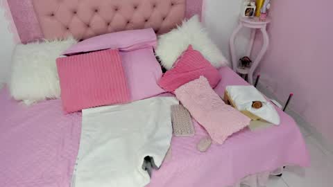 roxy_swt7 online show from 05.24.26