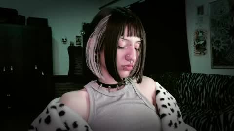 Snapshot of roxy_toxic chatting on 05.15.26 Roxy Independient model Help me to reach 50 thumbs up online show from 05.15.26