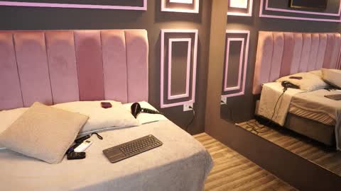 Snapshot of roxy_vega chatting on 11.06.25 Roxy online show from 11.06.25