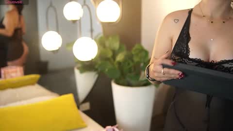 Snapshot of roxy_vega chatting on 11.16.25 Roxy online show from 11.16.25