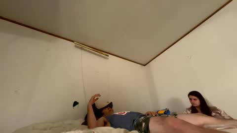 Snapshot of roxybcali chatting on 10.02.25 Roxy and Brock online show from 10.02.25