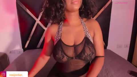 Snapshot of roxyjordan chatting on 10.16.25 Roxxy Queen online show from 10.16.25