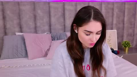 Roxy online show from 02.20.25