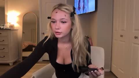 Roxy Rain online show from 03.29.26