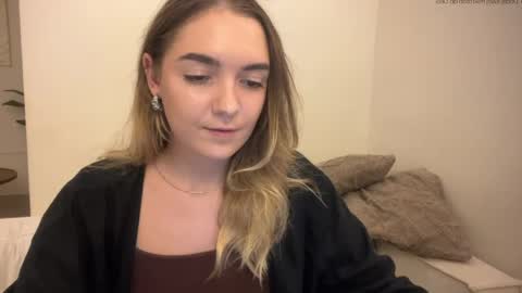 Snapshot of roxysweetdream chatting on 06.04.26 Roxy online show from 06.04.26