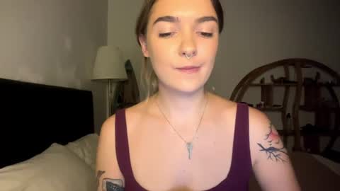 Snapshot of roxysweetdream chatting on 06.26.26 Roxy online show from 06.26.26