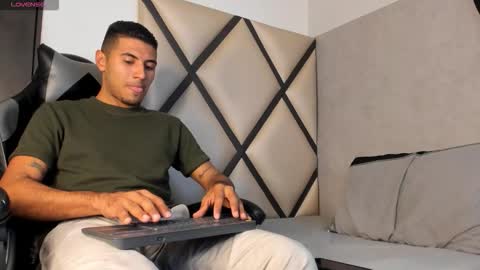 Roy online show from 10.03.25