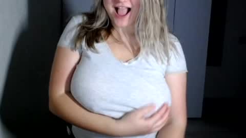 Snapshot of royalboobs chatting on 12.09.24 Cameron online show from 12.09.24