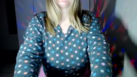 Snapshot of royalboobs chatting on 01.31.25 Cameron online show from 01.31.25