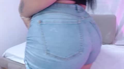 Snapshot of royalebruna chatting on 02.18.26 Bruna Royale online show from 02.18.26