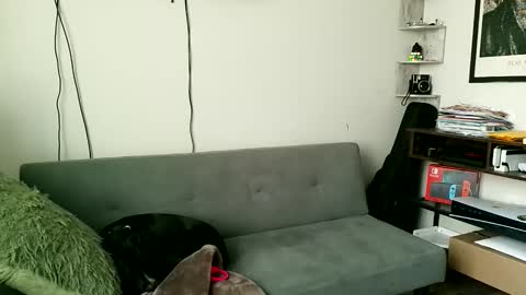 Royal Menace online show from 04.17.26