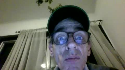 Snapshot of royboy2561 chatting on 10.05.25 Roy Murrin online show from 10.05.25