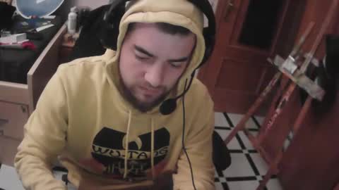 Snapshot of royer04 chatting on 11.15.25 royer04 online show from 11.15.25