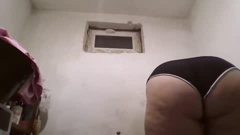 Snapshot of roza1999 chatting on 12.20.24 ALISE LidaL online show from 12.20.24