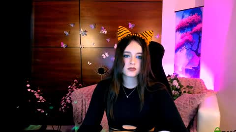 Snapshot of rozmary_ket chatting on 01.06.25 Im Rozmary nice to meet you 3 online show from 01.06.25