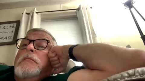 Snapshot of rs006 chatting on 10.20.25 rs006 online show from 10.20.25