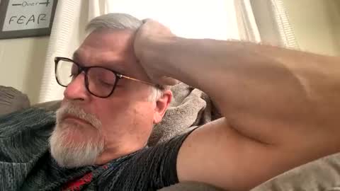 Snapshot of rs006 chatting on 11.18.25 rs006 online show from 11.18.25