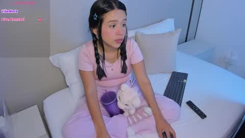 Snapshot of rubby_grundy chatting on 05.27.26 R U B B Y online show from 05.27.26