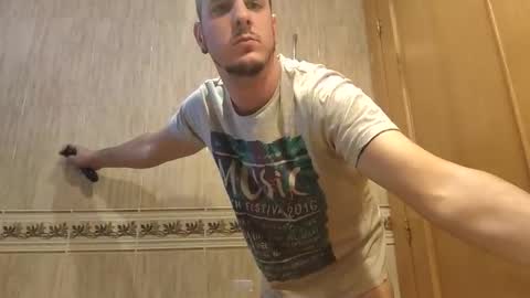 Snapshot of rubenadell chatting on 10.16.25 Dechill22 online show from 10.16.25