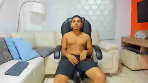 Snapshot of rubenxxx_marquezzz chatting on 10.15.25 RUBEN online show from 10.15.25